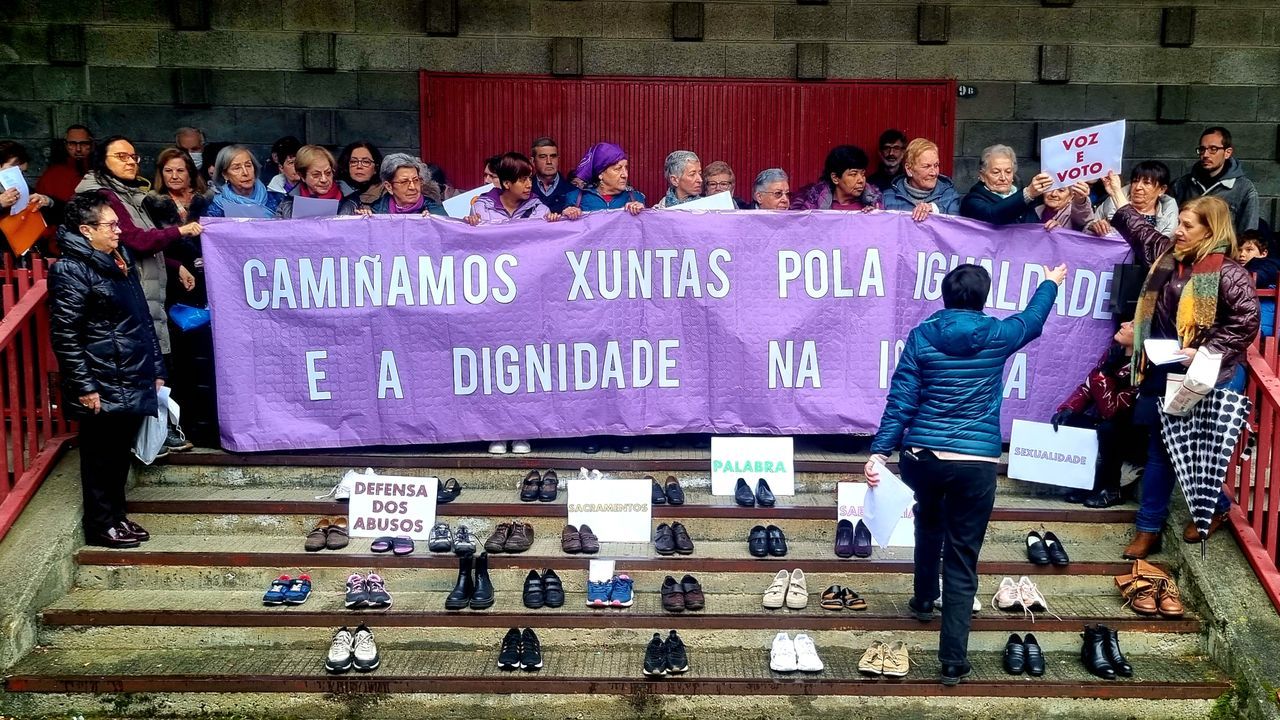 Feministas Cat Licas Se Concentran En Vigo Por La Igualdad De La Mujer