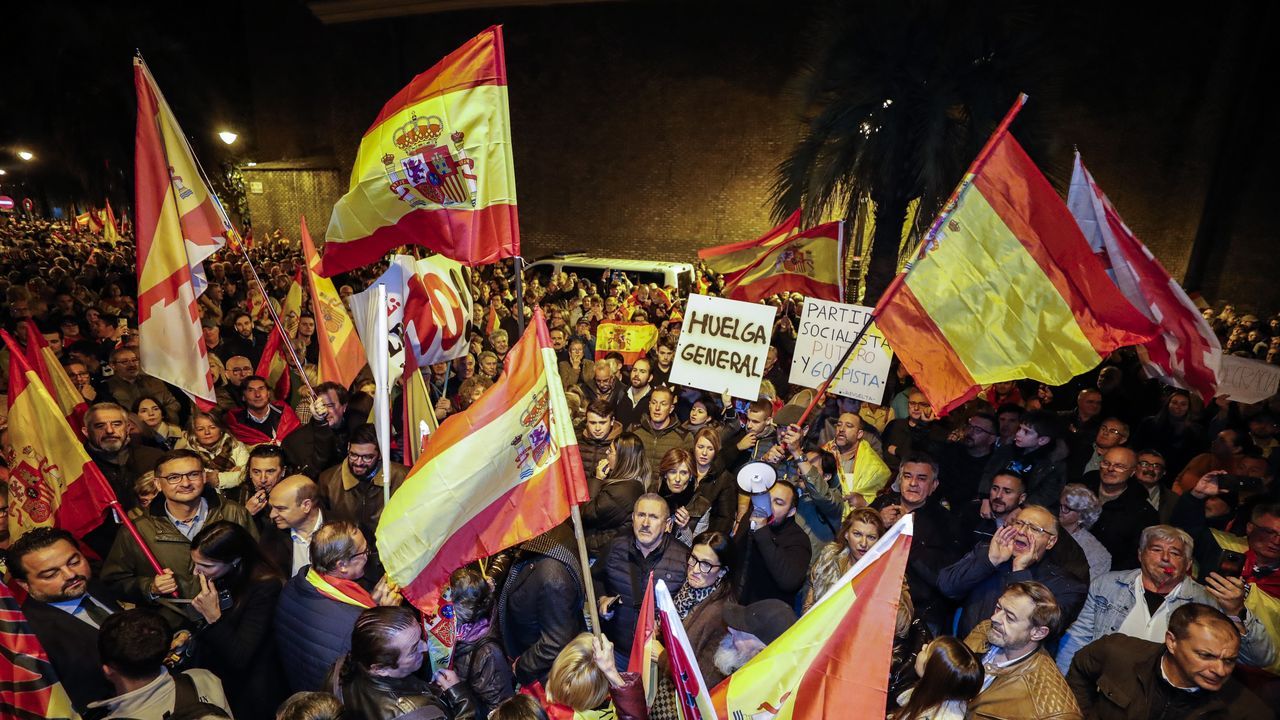 Tres Detenidos Y Cargas Policiales En La Concentraci N En Ferraz Que