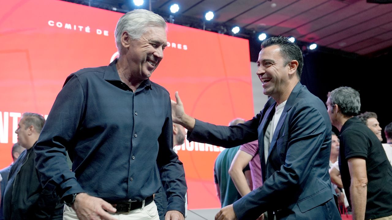 Xavi_y_Ancelotti. Xavi y Ancelotti en la Federacin