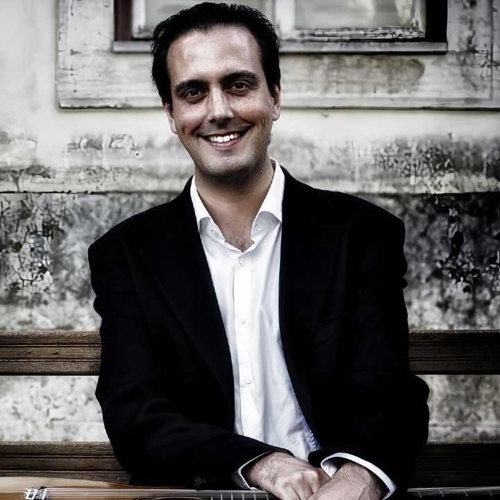 Pedro Rodrigues (Portugal)<br /> Doctor en Música e Interpretación (Universidad de Aveiro), galardonado internacionalmente, es profesor e investigador, reconocido por su dedicación a la música contemporánea portuguesa. Sus transcripciones se publican internacionalmente y colabora con el grupo Machina Lírica.