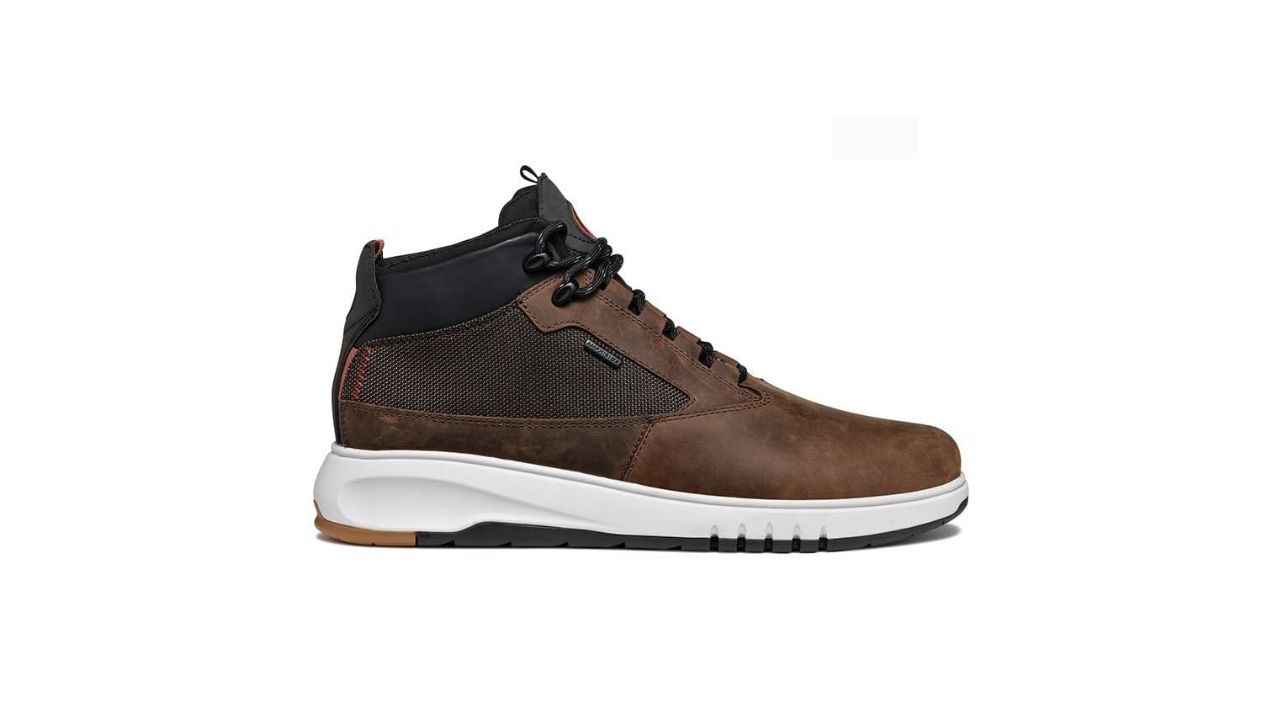 Las Aerantis 4x4 ABX apuestan por un formato de bot�n c�modo y relativamente ligero, pensado para caminar a diario sin sensaci�n de rigidez. Incorporan membrana impermeable ABX, lo que las hace adecuadas para lluvia y fr�o moderado. Su dise�o es sobrio y f�cil de combinar, ideal para quien quiere una bota funcional que sirva tanto para el trabajo como para el tiempo libre. Con la rebaja hasta 73,70 euros, se colocan como una de las opciones m�s accesibles de la selecci�n.