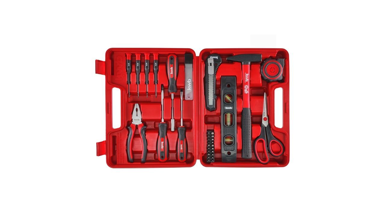 El KWB Malet�n 35 piezas es compacto y directo. Incluye herramientas b�sicas para reparaciones r�pidas.Es ideal para quienes apenas realizan tareas puntuales. Ocupa poco espacio y cubre lo esencial en casa.