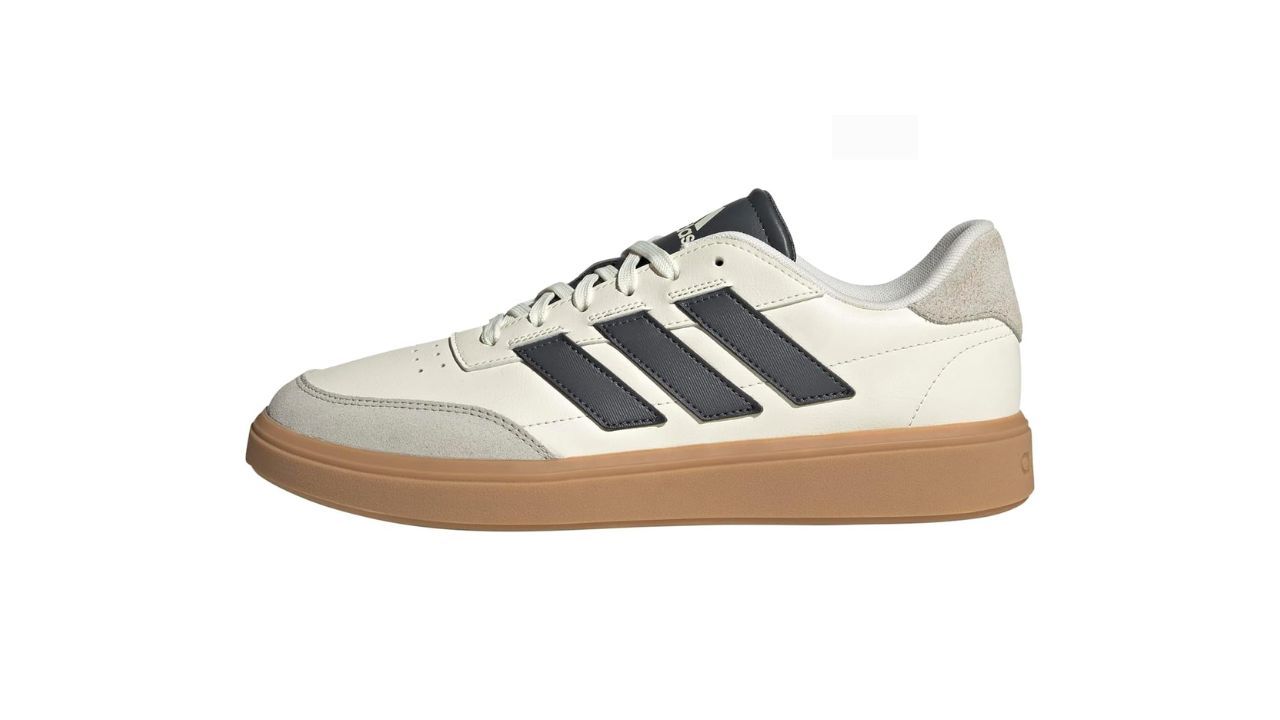 Las adidas Courtblock apuestan por una est�tica limpia y directa. No incorporan demasiados elementos decorativos, lo que facilita combinarlas con prendas b�sicas. Son una opci�n pr�ctica y discreta. Funcionan bien tanto con vaqueros como con pantalones chinos en entornos informales.