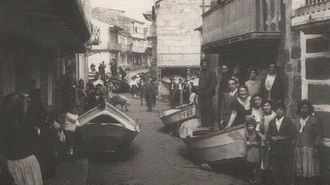 Una calle de Mux�a, en 1934, en una fotograf�a de Caama�o