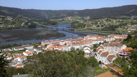 Vista de Pontedeume, donde se registraron dos vertidos.