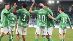 Celebraci�n del gol de Pascu, que dio la victoria al Racing frente a Unionistas. 