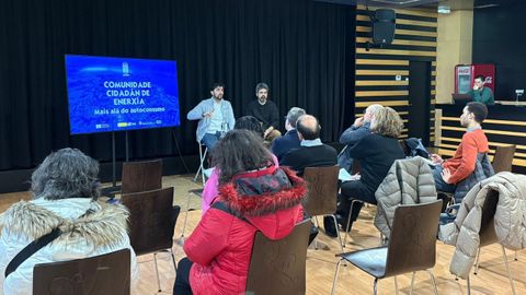 Los ingenieros Francisco Pol y Rodrigo L�pez impartieron la sesi�n.