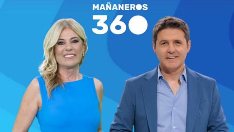 Los periodistas Esther Palomera y Jes�s Cintora, en una imagen difundida por RTVE para promocionar la entrevista a S�nchez