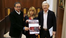 Los responsables durante el acto de ayer en la Diputaci�n. 
