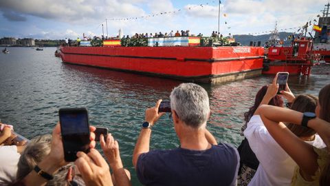 El p�blico no se perdi� la salida de la procesi�n