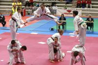 Una acrobacia de la competici�n de �freestyle� de ayer. 