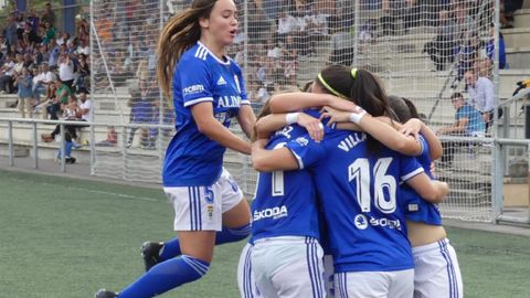 Gol Real Oviedo Femenino Victoria.Las futbolistas azules celebran uno de los tantos ante el Victoria