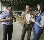 Agust�n Hern�ndez y Paula Prado en una ganader�a de Ar�ns. 