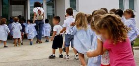 En Carballo las ayudas son para escolares de todas las edades, lo que incluye los de infantil. 