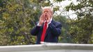 Trump saludando este martes a los medios desde la Casa Blanca