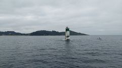 Torre baliza de Mourisca, frente a la costa de Beluso, en la entrada de la r�a de Pontevedra