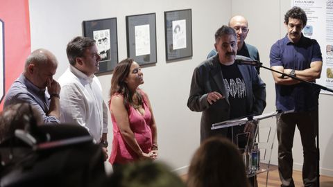Inauguración de Viñetas desde o Atlántico con el concejal de Turismo, Gonzalo Castro; el presidente de la Diputación de A Coruña; Valentín González; la alcaldesa, Inés Rey; Manel Cráneo, director de la cita; Anxo Lorenzo, director general de Cultura y Víctor Mantiñán, responsable de Patrocinios de Estrella Galicia