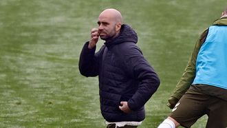Claudio Gir&aacute;ldez, durante el entrenamiento del Celta de este jueves en la Cidade Deportiva Afouteza de Mos.