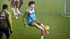 Hugo Burcio es la gran novedad en la convocatoria; fijo en el medio campo del Fortuna, puede debutar hoy en Primera.