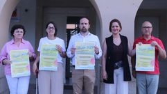 M�nica Casta�o, trabajadora social; las concejalas Mariel Agrafojo y Silvia Agrafojo; el alcalde, Esteban Ares; y�Jos� Antonio Ces, edil de Seguridade Viaria