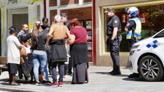 Polic�a local y nacional acuden a una trifulca entre bandas de gitanos en la salida del hospital Povisa.