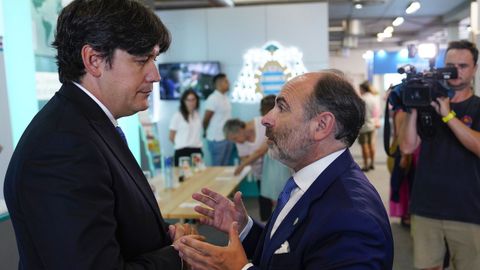 el rector, Ignacio Villaverde (d) junto con el consejero Ciencia e Innovaci�n, Borja S�nchez (i).