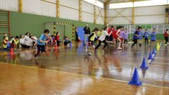 Actividad deportiva en el pabell�n municipal de O Consello, de Ribadavia.