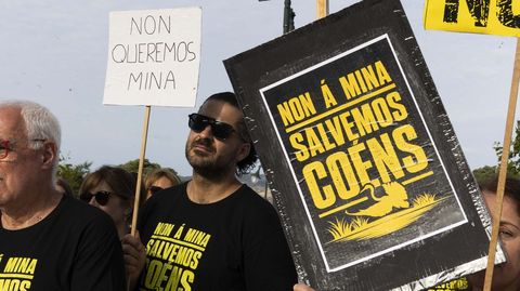 Imagen de una de las movilizaciones contra el proyecto minero en Co�ns, Laxe 