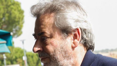 El actor Jorge Bosch a su llegada a la capilla ardiente.