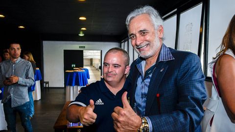 Fer, jugador del Oviedo Genuine, y Jess Martnez