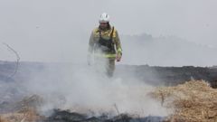 Los bomberos volvieron a actuar por la tarde en el pol�gono de V�o