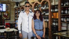 Lillian junto a Bryan, su pareja, que la anim� a dar el paso