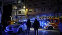 Imagen de archivo de una intervenci�n nocturna de los bomberos en la calle San Jorge en octubre del 2025