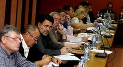 Representantes del sector pesquero gallego, en la reuni�n de ayer en Santiago.