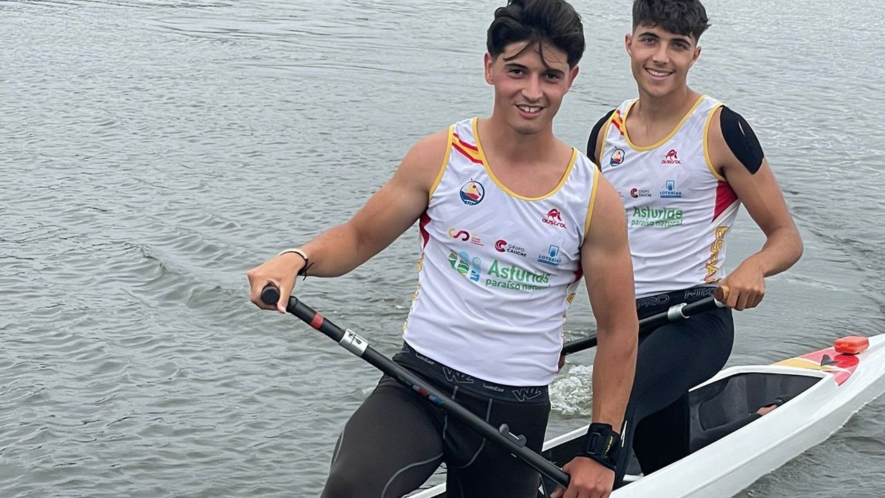 Una decena de arousanos buscan billetes internacionales con la selección española de piragüismo en el Pontillón de Castro