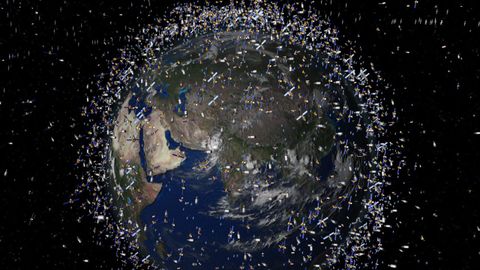 Recreación del impacto que podría generar la basura espacial en nuestro planeta derivada de las megaconstelaciones de satélites