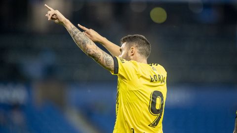 Borja Bastn celebra su gol a la Real Sociedad B