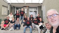 Representantes de SOS Punta Candieira durante el encierro contra el recorte del profesorado del centro.