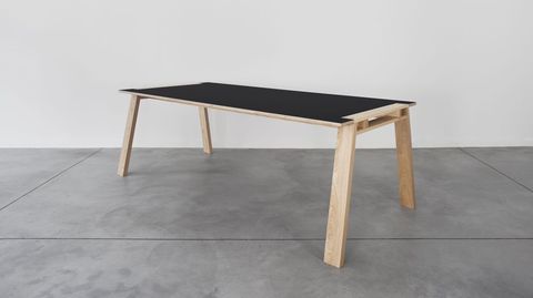 La mesa Lusi recibi� un iF Design Award tras ser elegida por un jurado de 133 expertos en dise�o procedentes de distintos pa�ses.