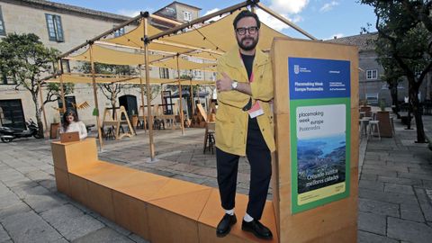 Ramón Marrades, director de Placemaking Europe, en la plaza del Teucro, en Pontevedra
