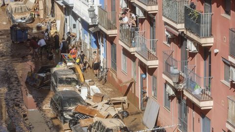 Labores de limpieza en Valencia tras el paso de la dana