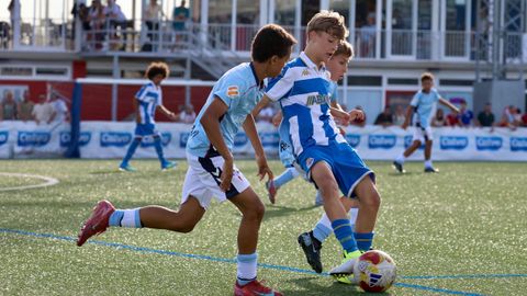 Un instante de la final, que disputaron D�por y Celta