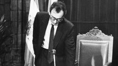 Fernando Gonz�lez Laxe toma posesi�n tras ganar la moci�n de censura contra Gerardo Fern�ndez Albor. Ocurri� el 24 de septiembre de 1987. 