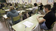 Estudiantes de la convocatoria extraordinaria de la ABAU, en la Polit�cnica de Esteiro