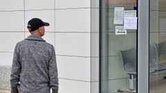 Entrada del punto de atenci�n continuada (PAC) del centro de salud de Mar�n, uno de los siete del �rea de Pontevedra y O Saln�s donde se aplicar� el plan de choque