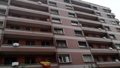 Edificio con anuncios de una inmobiliaria en el centro de Gij�n