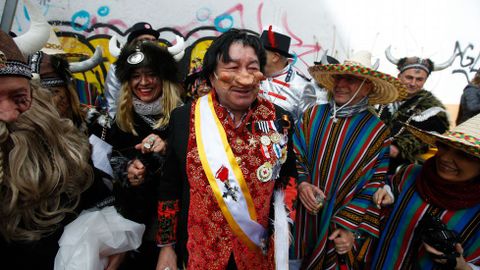Fiesta choqueira en calle de A Torre