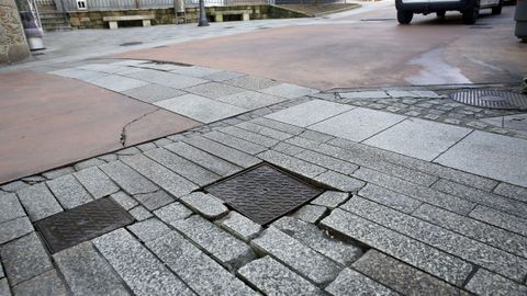 DESTROZOS Y DENUNCIAS EN LA CALLE ROMERO ORTIZ