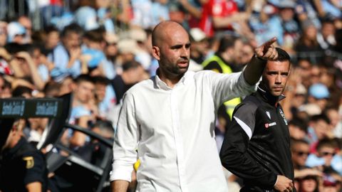 El entrenador del Celta, Claudio Gir�ldez, durane el partido frente al Alav�s.
