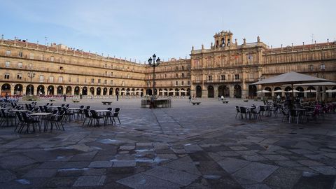 La plaza mayor de Salamanca, pr�cticamente vac�a esta ma�ana